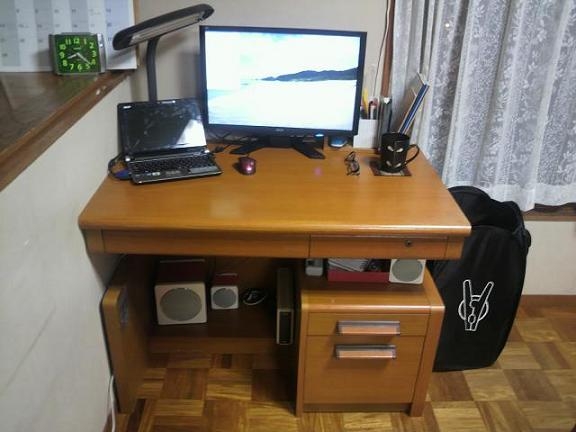 机まわり(before)