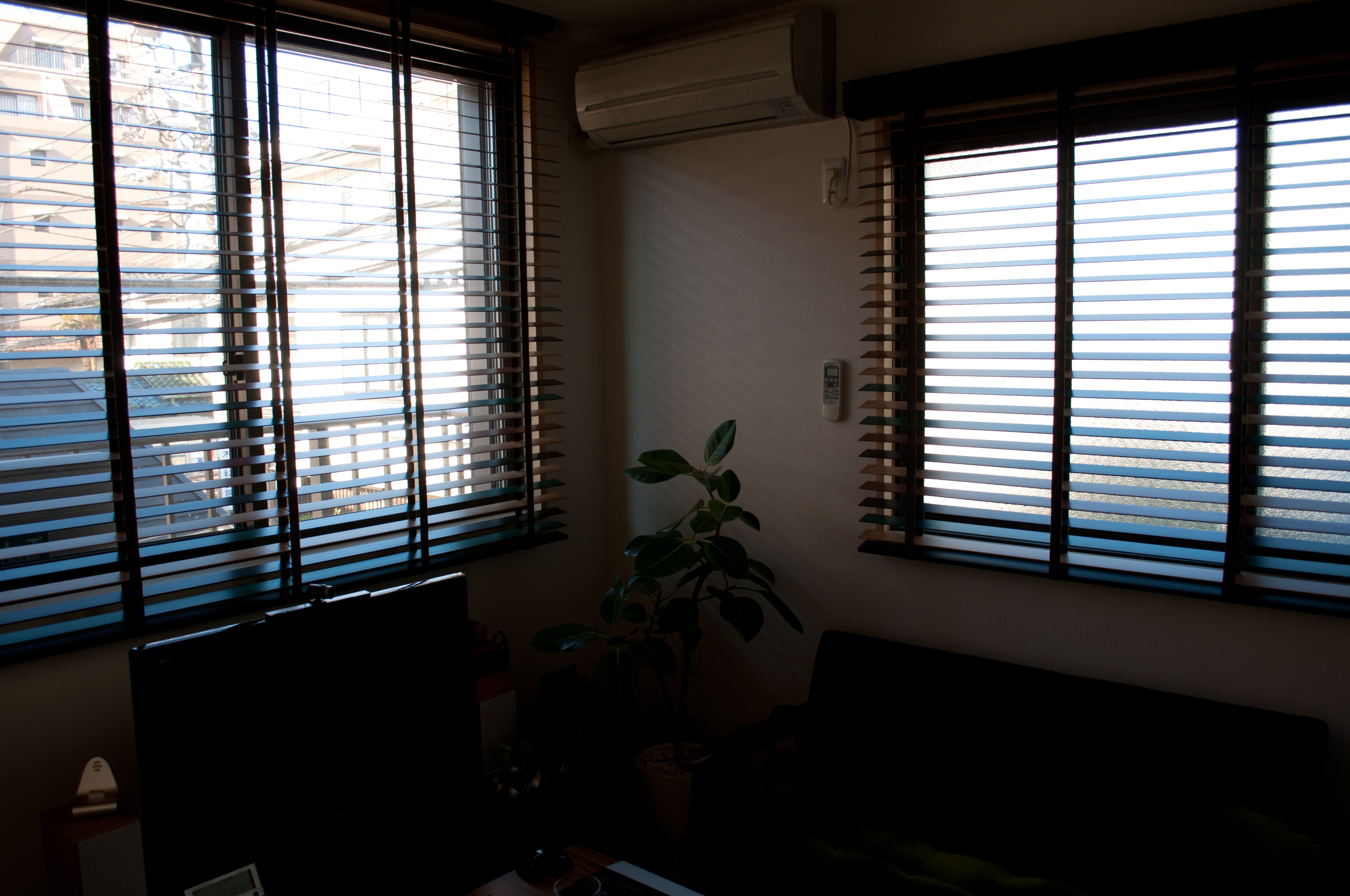 部屋（朝）