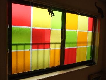 カラフルな窓