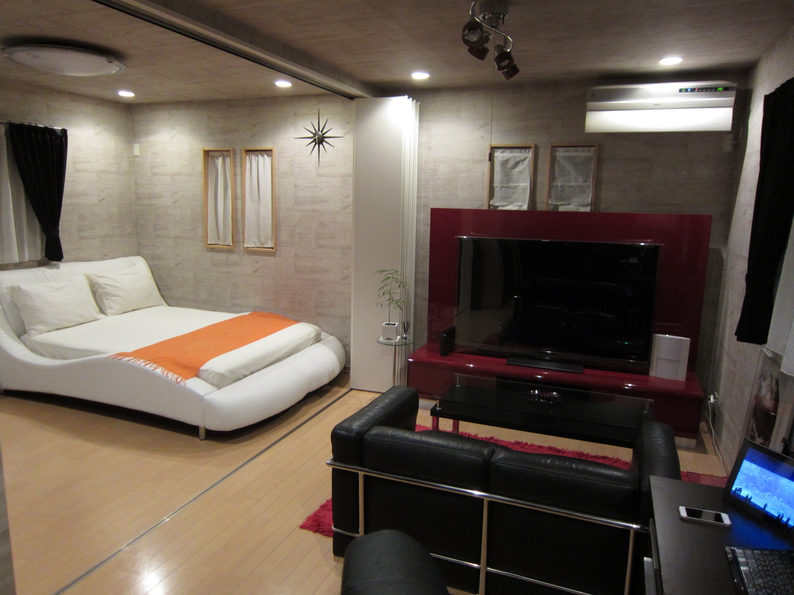 my room8