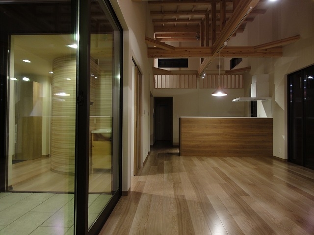 新居へ引っ越します