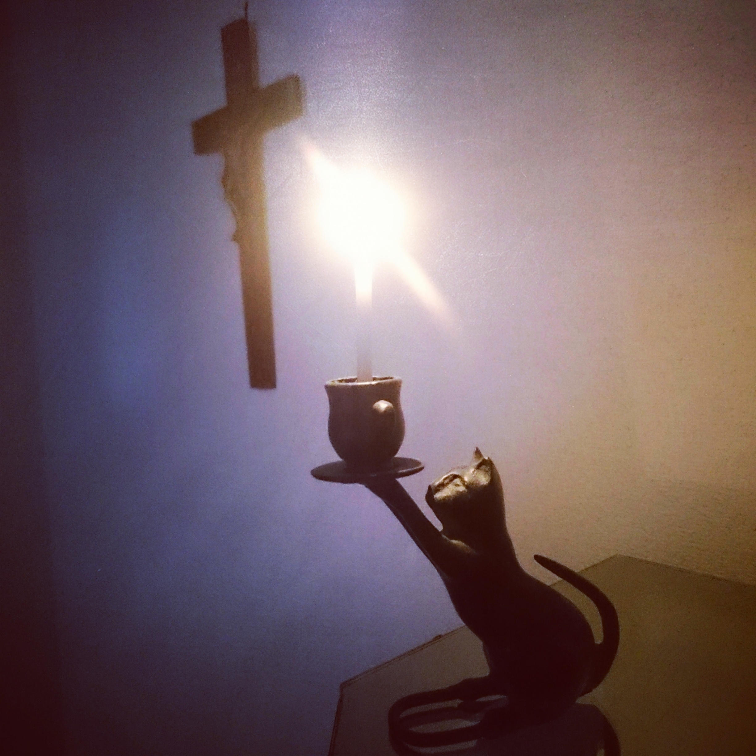 猫、燭台